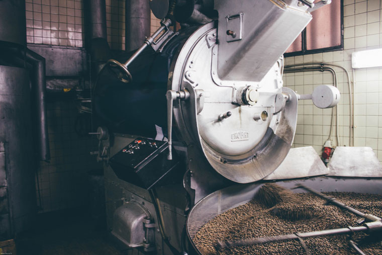 Flor da Selva roasting coffee in Lisbon