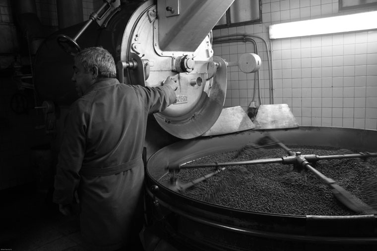 Flor da Selva roasting coffee in Lisbon