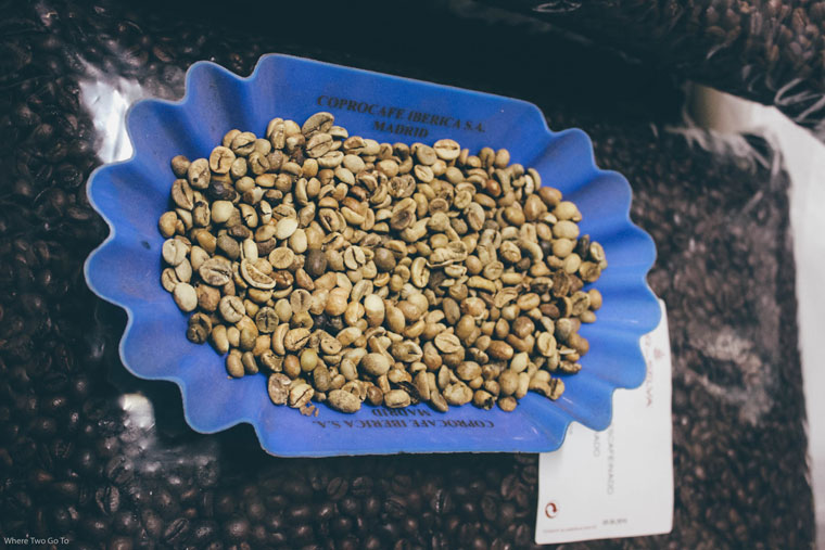 Flor da Selva roasting coffee in Lisbon