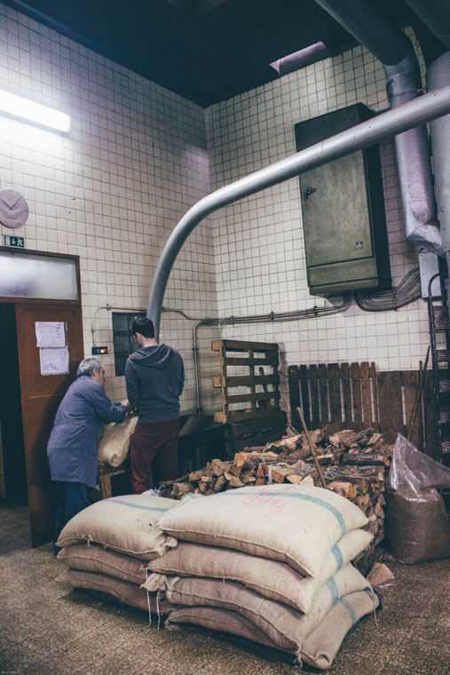 Flor da Selva roasting coffee in Lisbon