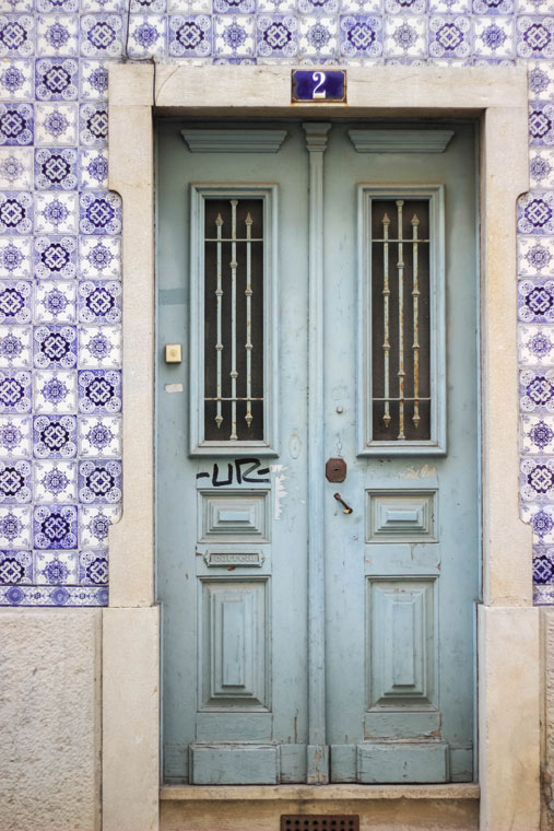 Hanging-around-in-Mouraria-Lisbon-Where-Two-Go-To