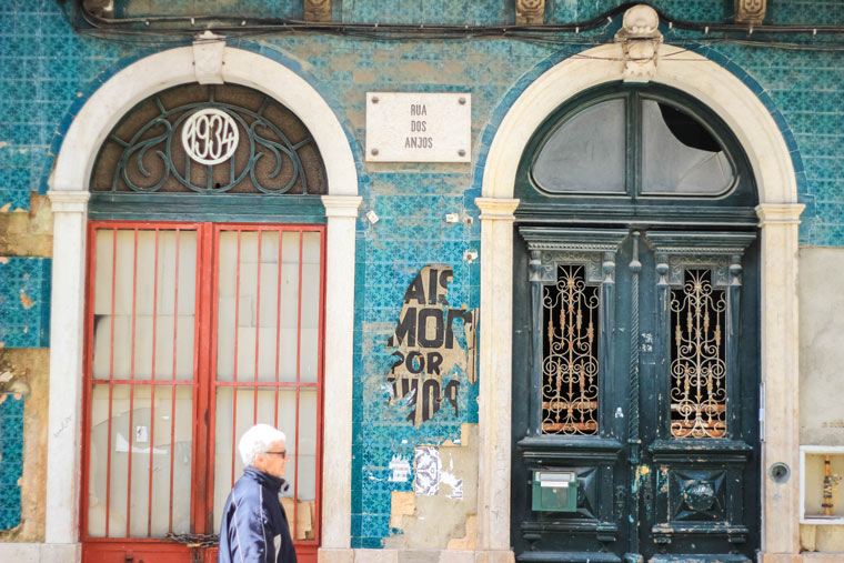 Hanging-around-in-Mouraria-Lisbon-Where-Two-Go-To