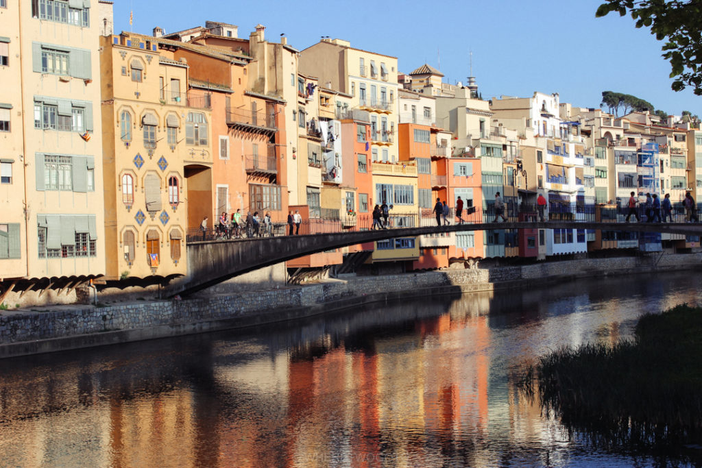 The painted houses of the Onyar.