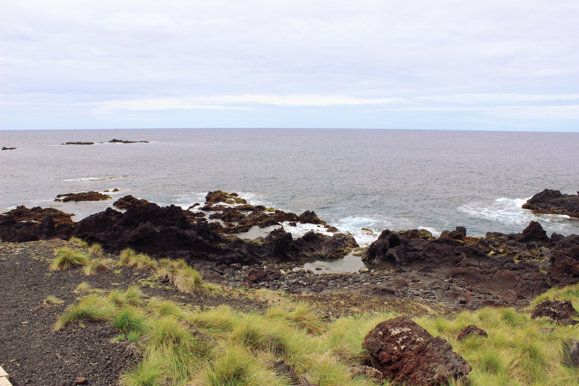 Visit Ponta da Ferraria thermal pools